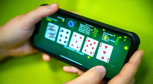Memahami Perbedaan Antara Perjudian Online Dan Game Online Biasa